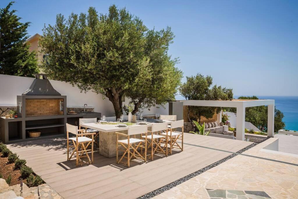 Lourdas White Villa Lourdata  Exterior photo